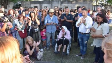 Photo of Gustavo Menéndez colocó la Piedra Fundacional del Panteón del Terrorismo de Estado en Merlo