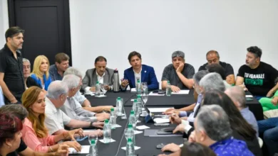 Photo of REUNIÓN ENTRE KICILLOF Y UXP PARA DISCUTIR LAS MEDIDADAS DE MILEI