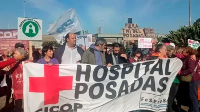 Photo of PERSISTEN LAS PROTESTAS POR LOS DESPIDOS EN EL HOSPITAL POSADAS