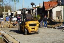Photo of CONTINÚAN LOS TRABAJOS DE PAVIMENTACIÓN EN PARQUE SAN MARTÍN
