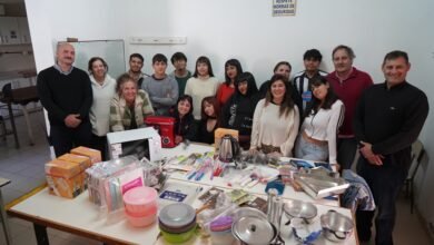 Photo of ESTUDIANTES DE MERLO RECIBEN HERRAMIENTAS DEL MUNICIPIO